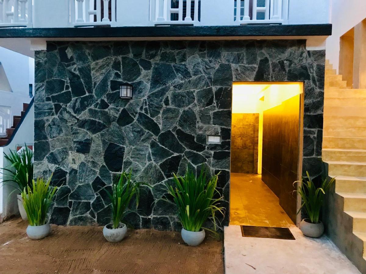 Central Beach Inn Mirissa Exterior photo